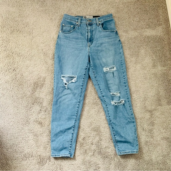 EUC LEVIS SILVER TAB MOM JEAN - Picture 3 of 3